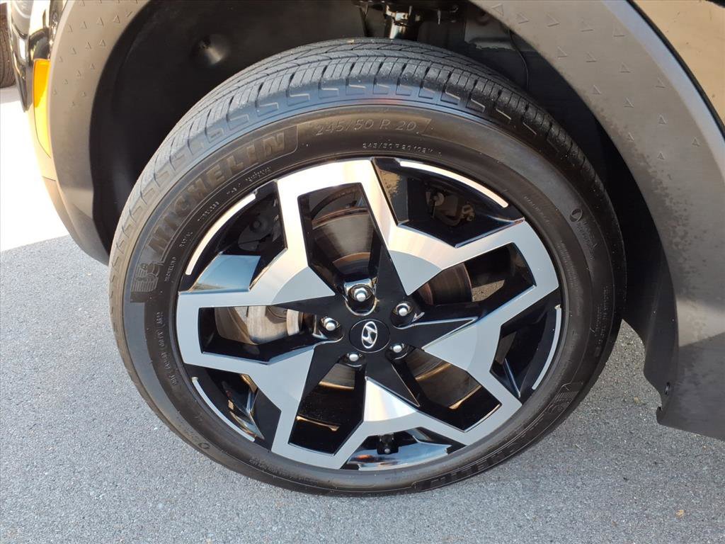 Used 2023 Hyundai Santa Cruz Limited image 9