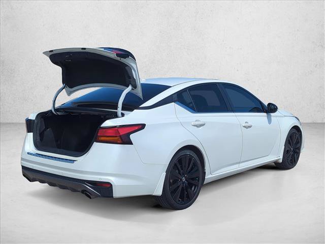 Used 2022 Nissan Altima 2.5 SR w/ Midnight Edition Package FWD image 5