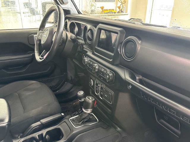 Used 2023 Jeep Wrangler Unlimited w/ Cold Weather Group image 27