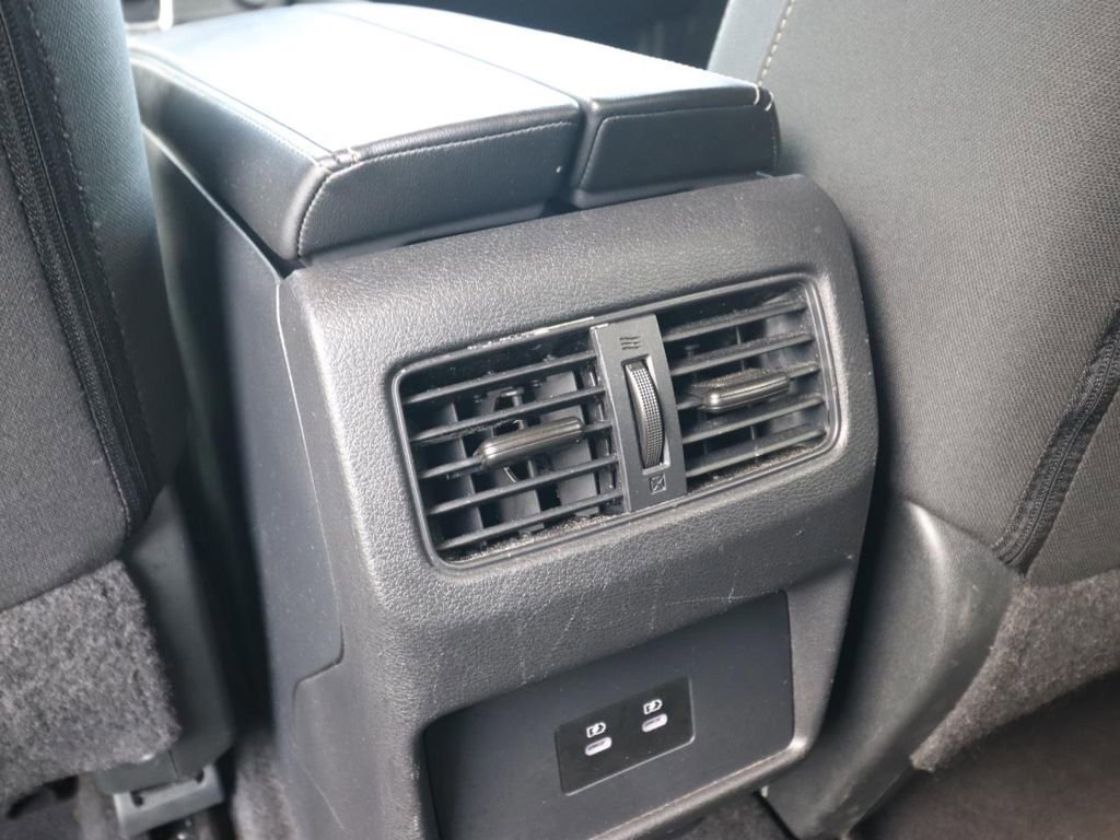 Used 2024 Nissan Rogue SV AWD/4WD image 14