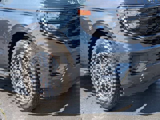 Certified 2025 Ford Expedition Active image 8