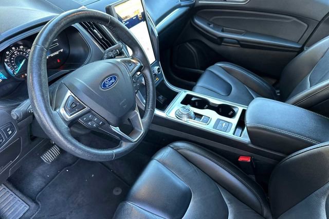 Certified 2022 Ford Edge Titanium image 4
