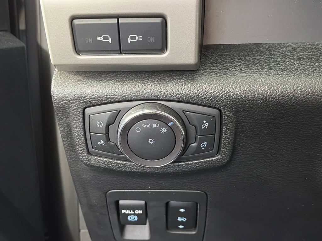 Certified 2019 Ford F150 Lariat w/ Equipment Group 502A Luxury image 25