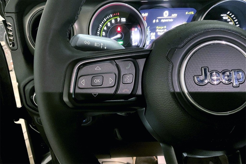 Used 2023 Jeep Wrangler Unlimited image 17