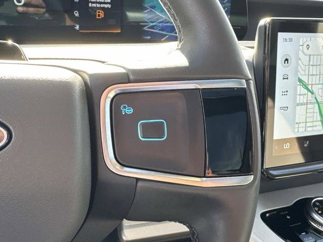 Certified 2025 Ford Expedition Active AWD/4WD image 24