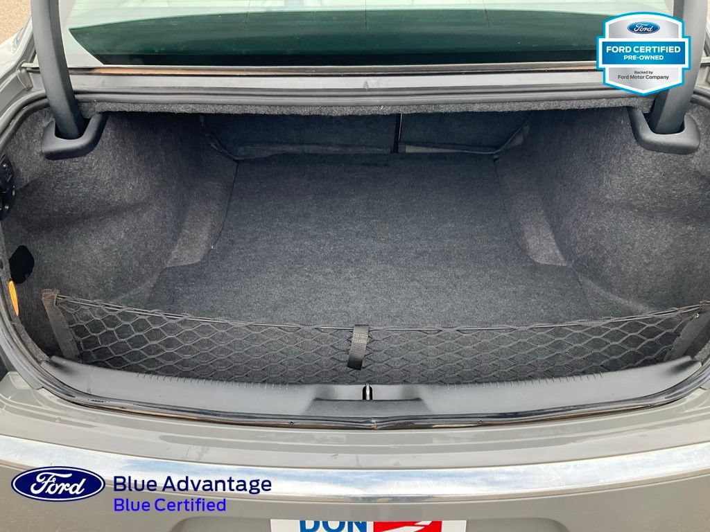 Used 2017 Chrysler 300 Limited AWD/4WD image 18