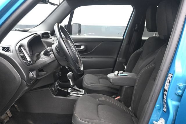 Used 2022 Jeep Renegade Altitude w/ Convenience Group AWD/4WD image 6