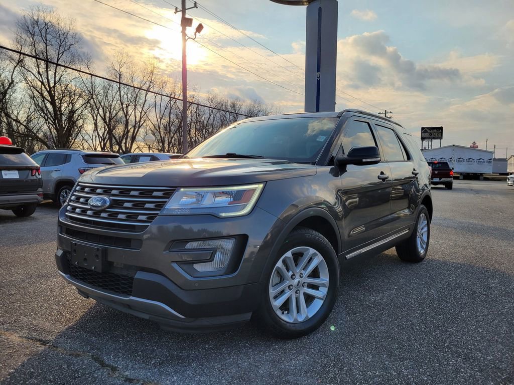 Certified 2017 Ford Explorer XLT w/ Equipment Group 202A image 1