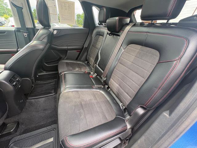 Certified 2022 Ford Escape SEL w/ SEL Stealth AWD Package image 32