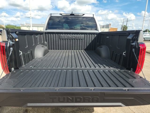 Used 2025 Toyota Tundra SR5 w/ SR5 Premium Package AWD/4WD image 21