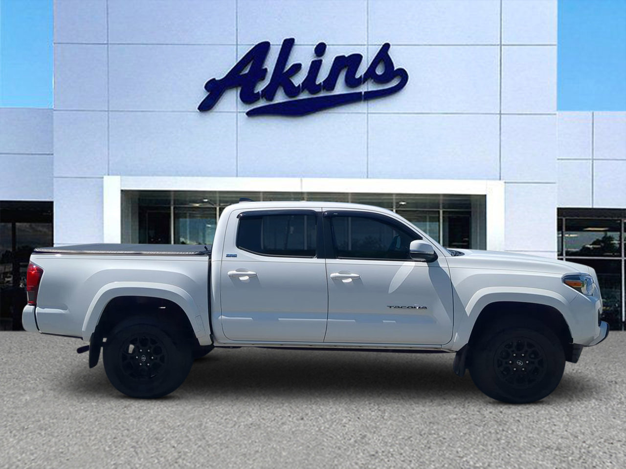 Used 2022 Toyota Tacoma SR5 w/ Technology Package RWD image 5