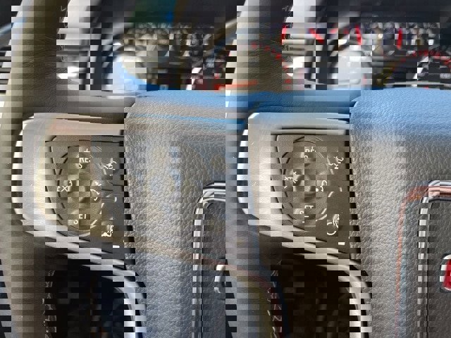 Used 2016 GMC Yukon SLT w/ Premium Edition image 26