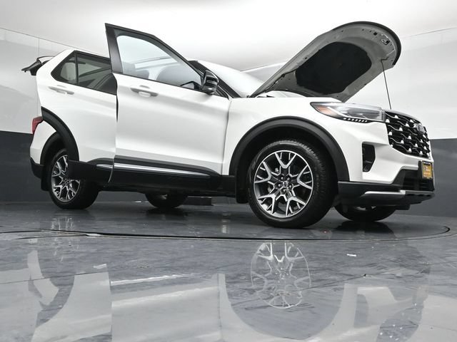 Certified 2025 Ford Explorer Platinum w/ Ultimate Package AWD/4WD image 56