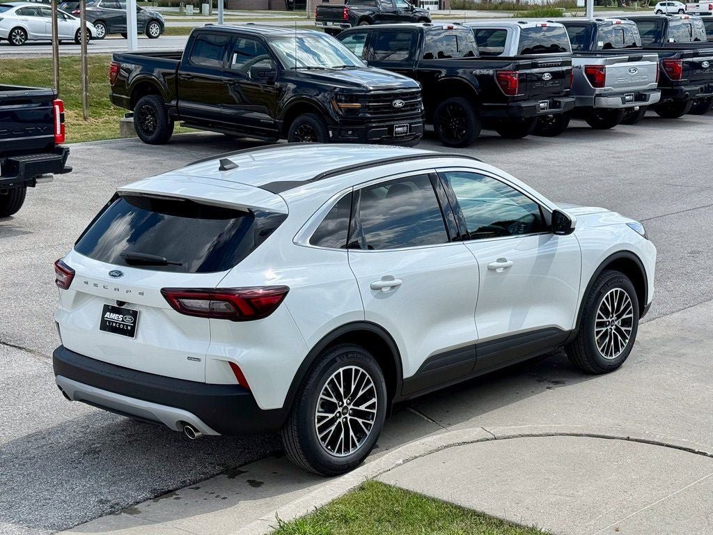 Certified 2025 Ford Escape SE FWD image 5