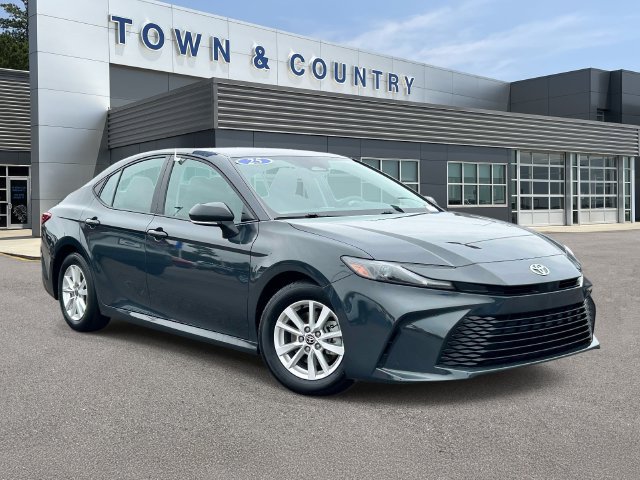 Used 2025 Toyota Camry LE