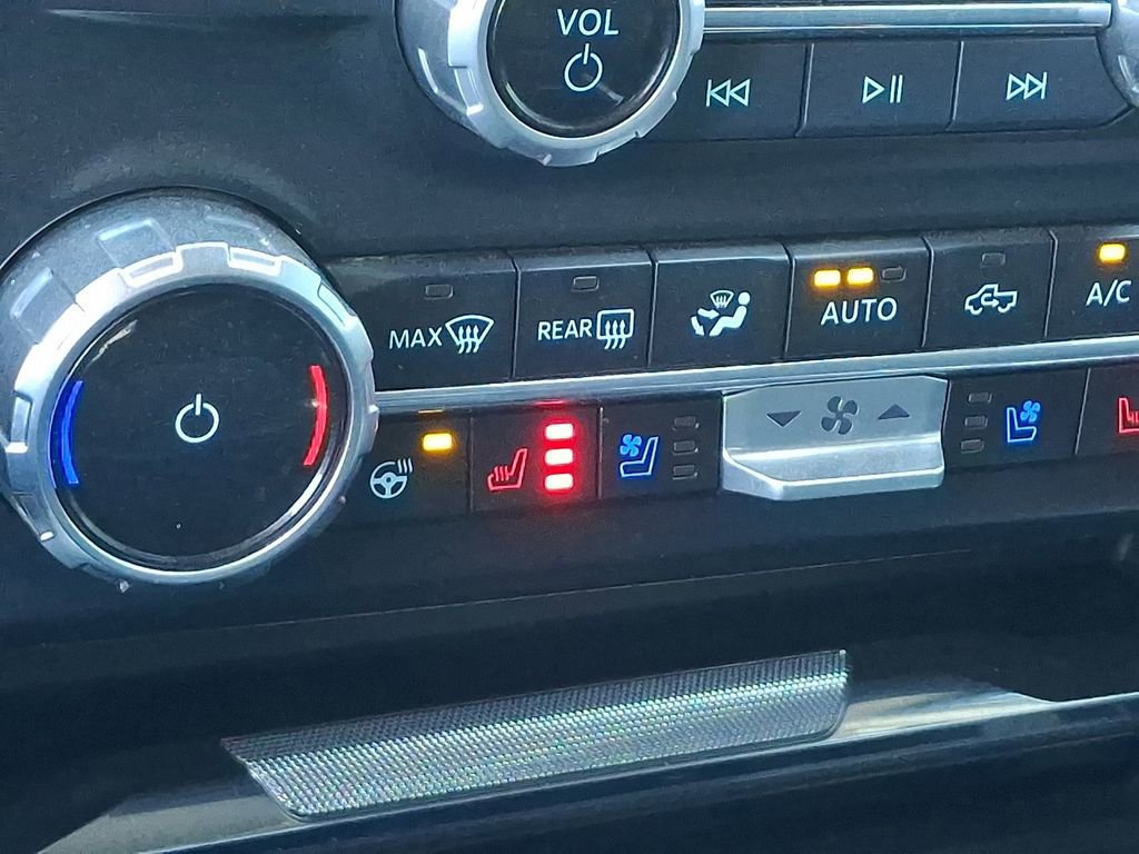 Certified 2023 Ford F250 Lariat w/ Black Appearance Package image 25