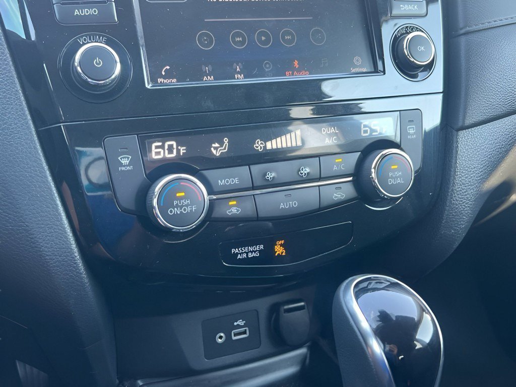 Used 2019 Nissan Rogue SV AWD/4WD image 26