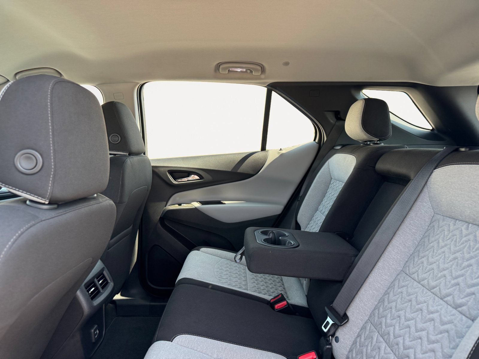 Used 2024 Chevrolet Equinox LS w/ Driver Confidence II Package FWD image 13