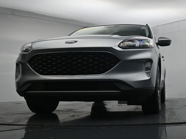 Certified 2022 Ford Escape Titanium w/ Class II Trailer Tow Package AWD/4WD image 28