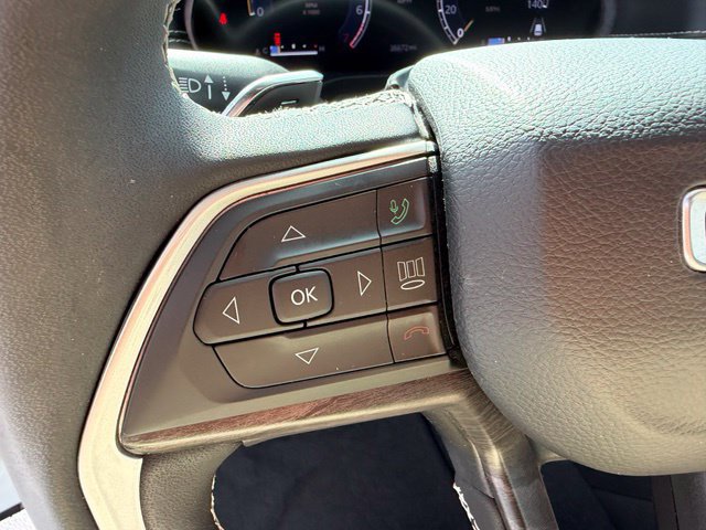 Used 2023 Jeep Grand Cherokee Limited w/ Trailer Tow Prep Group (B) AWD/4WD image 9