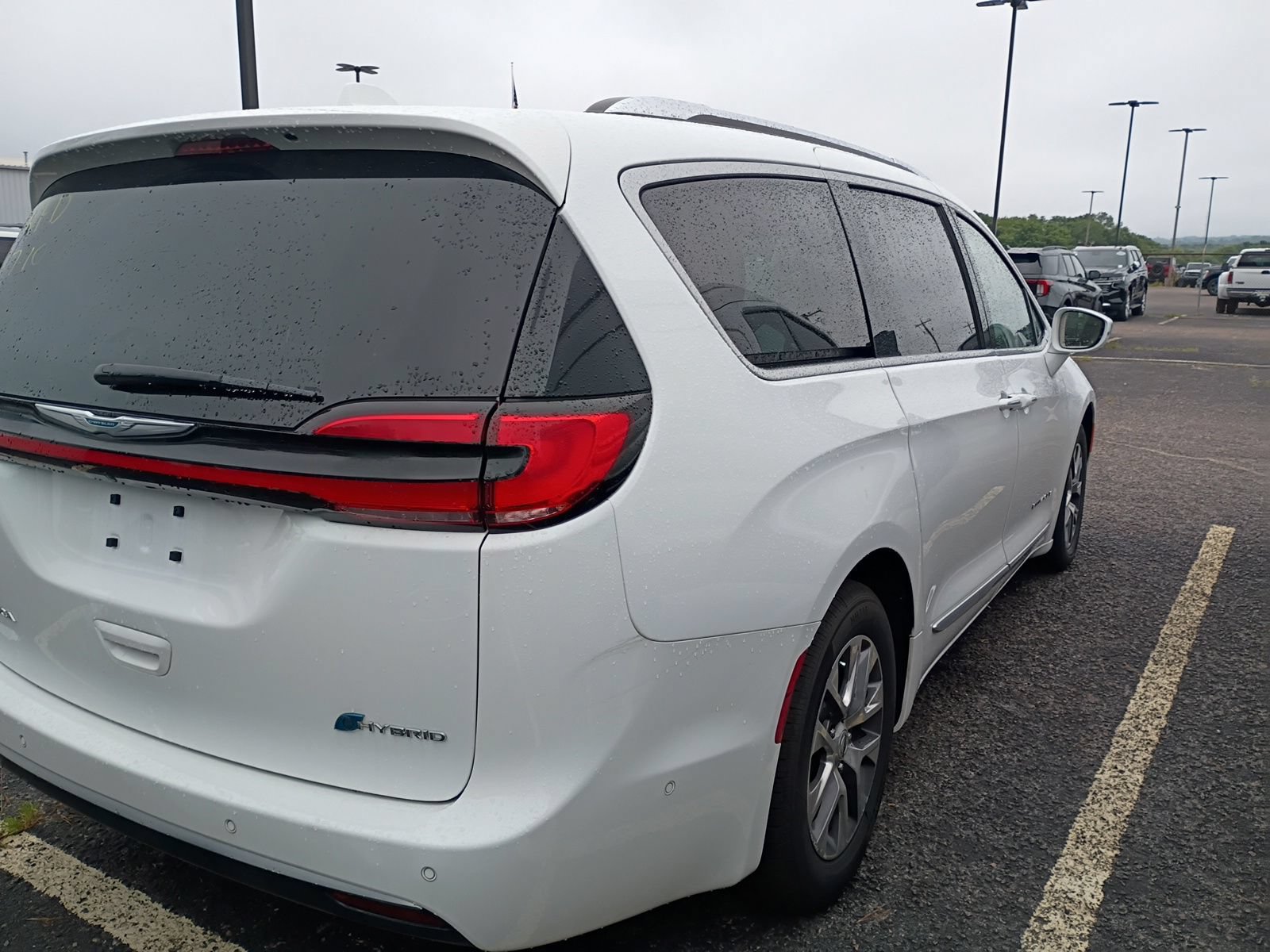 Used 2021 Chrysler Pacifica Pinnacle FWD image 4
