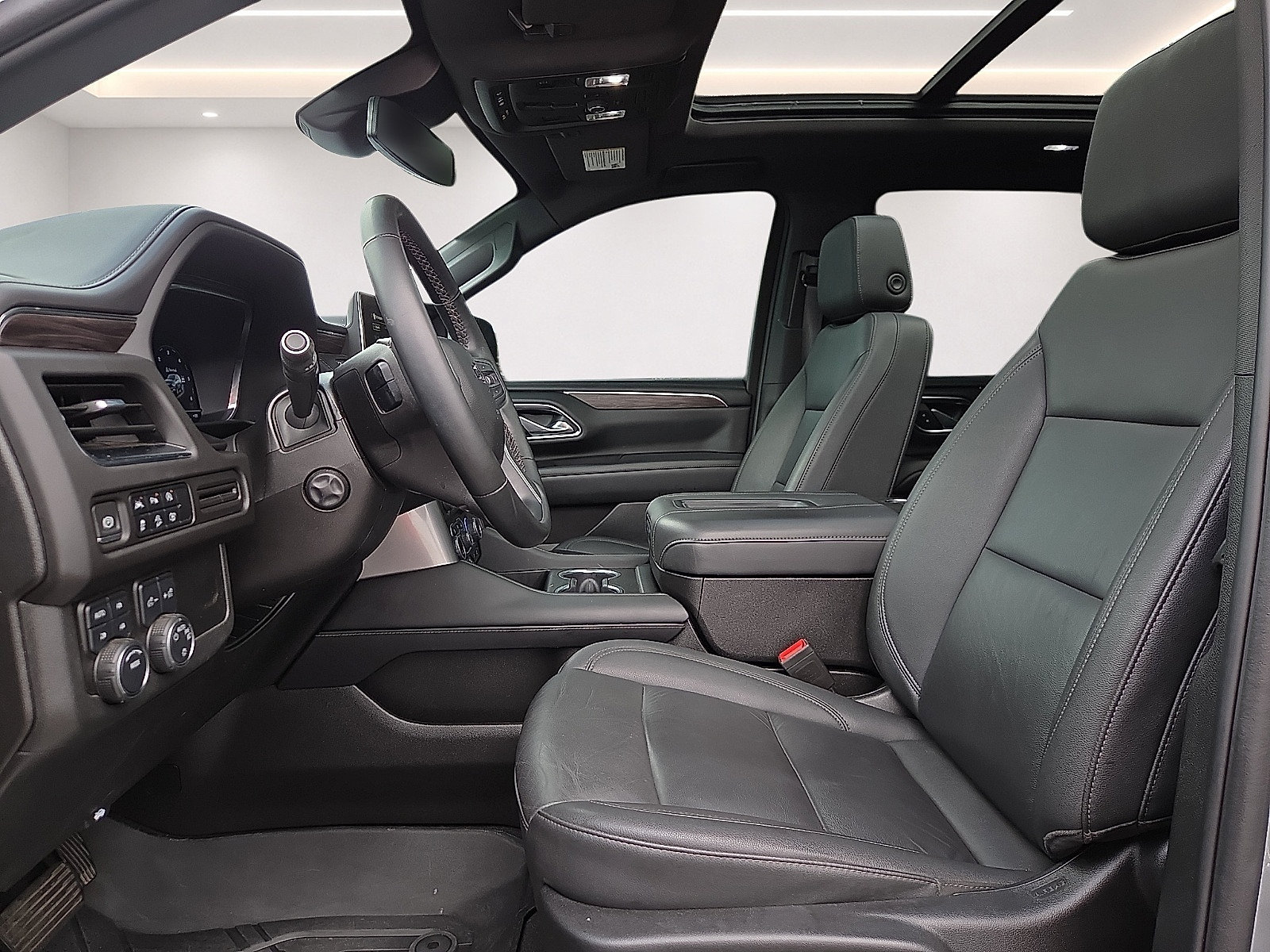 Used 2023 Chevrolet Suburban Z71 w/ Luxury Package AWD/4WD image 15