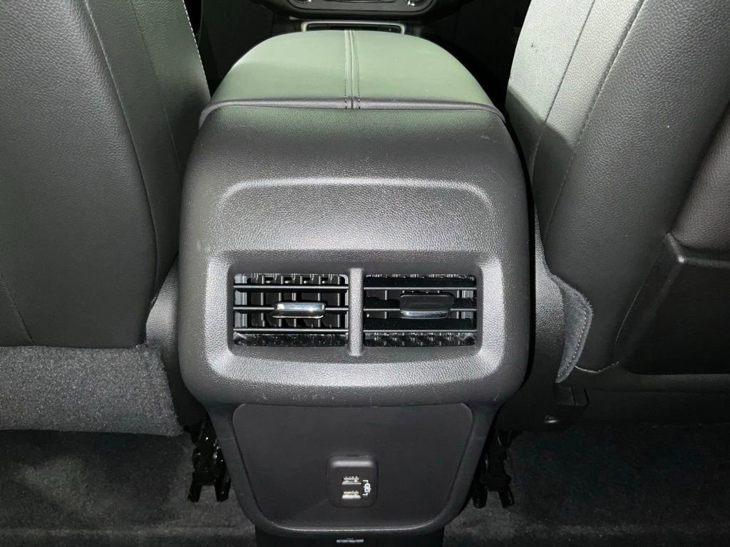 Used 2023 GMC Terrain SLT w/ Tech Package FWD image 17