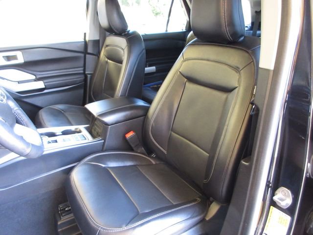 Certified 2023 Ford Explorer Limited w/ Limited Technology Package RWD image 11
