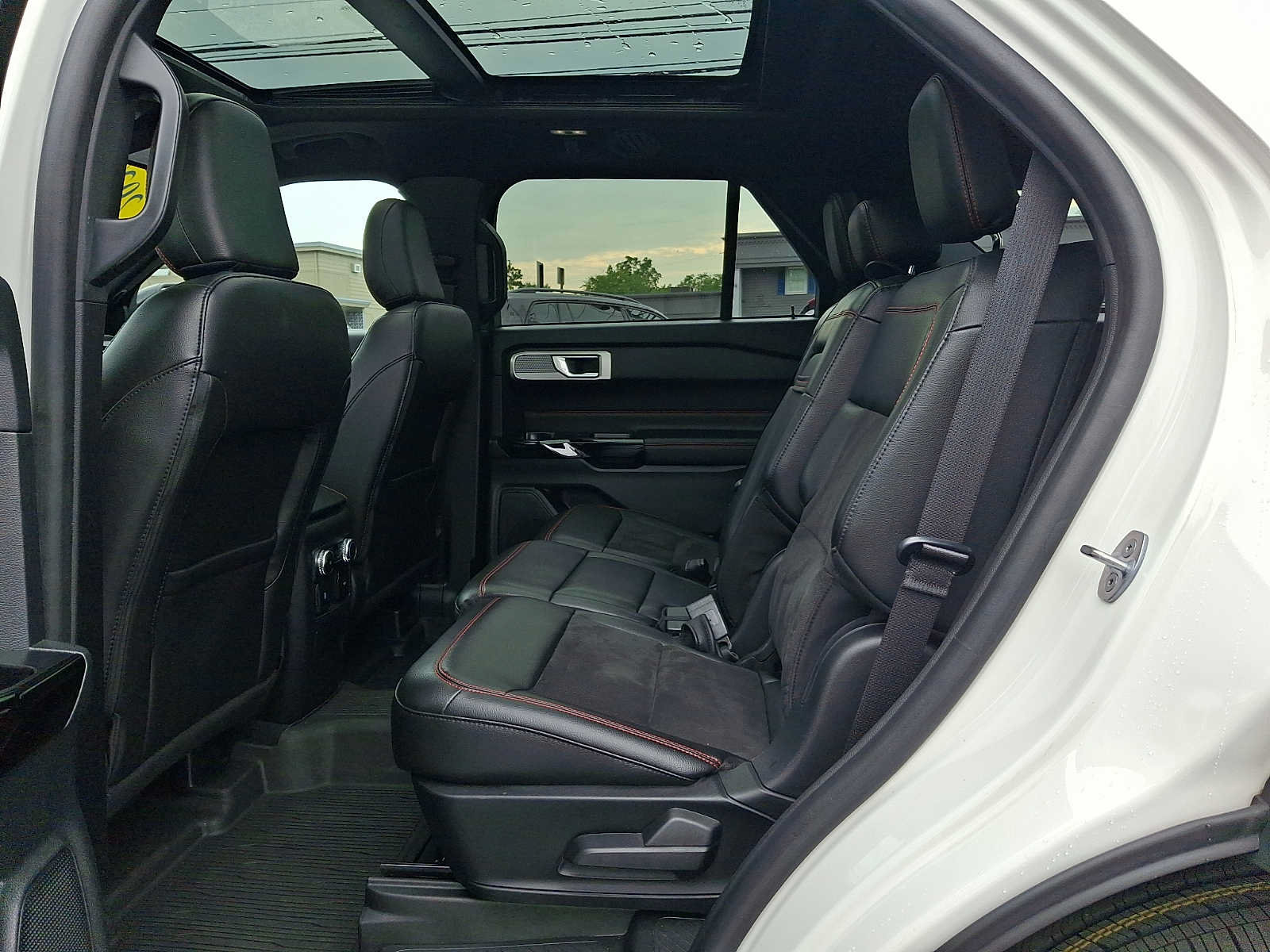 Certified 2022 Ford Explorer ST-Line w/ Class IV Trailer Tow Package AWD/4WD image 10