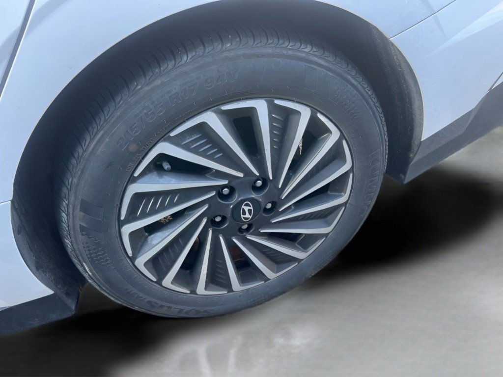 Used 2024 Hyundai Sonata Limited image 25