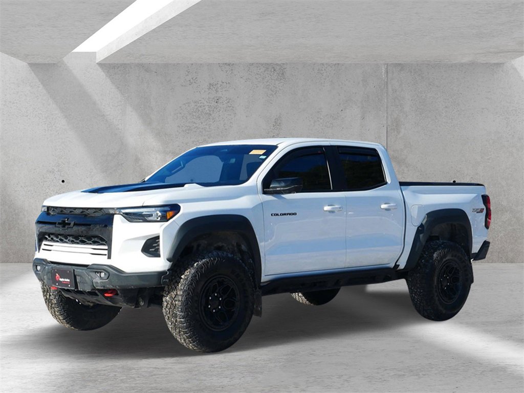 Used 2024 Chevrolet Colorado ZR2 w/ ZR2 Bison Edition image 6