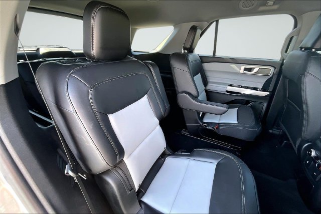 Certified 2024 Ford Explorer XLT w/ Equipment Group 202A AWD/4WD image 25