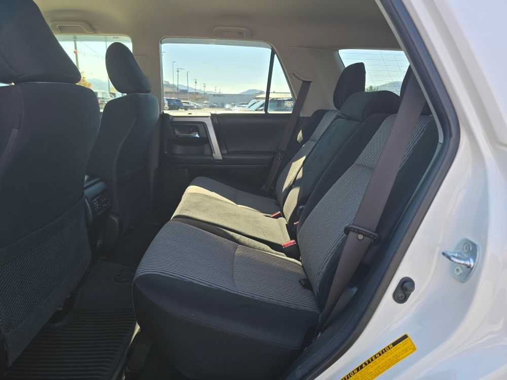 Used 2022 Toyota 4Runner SR5 AWD/4WD image 16