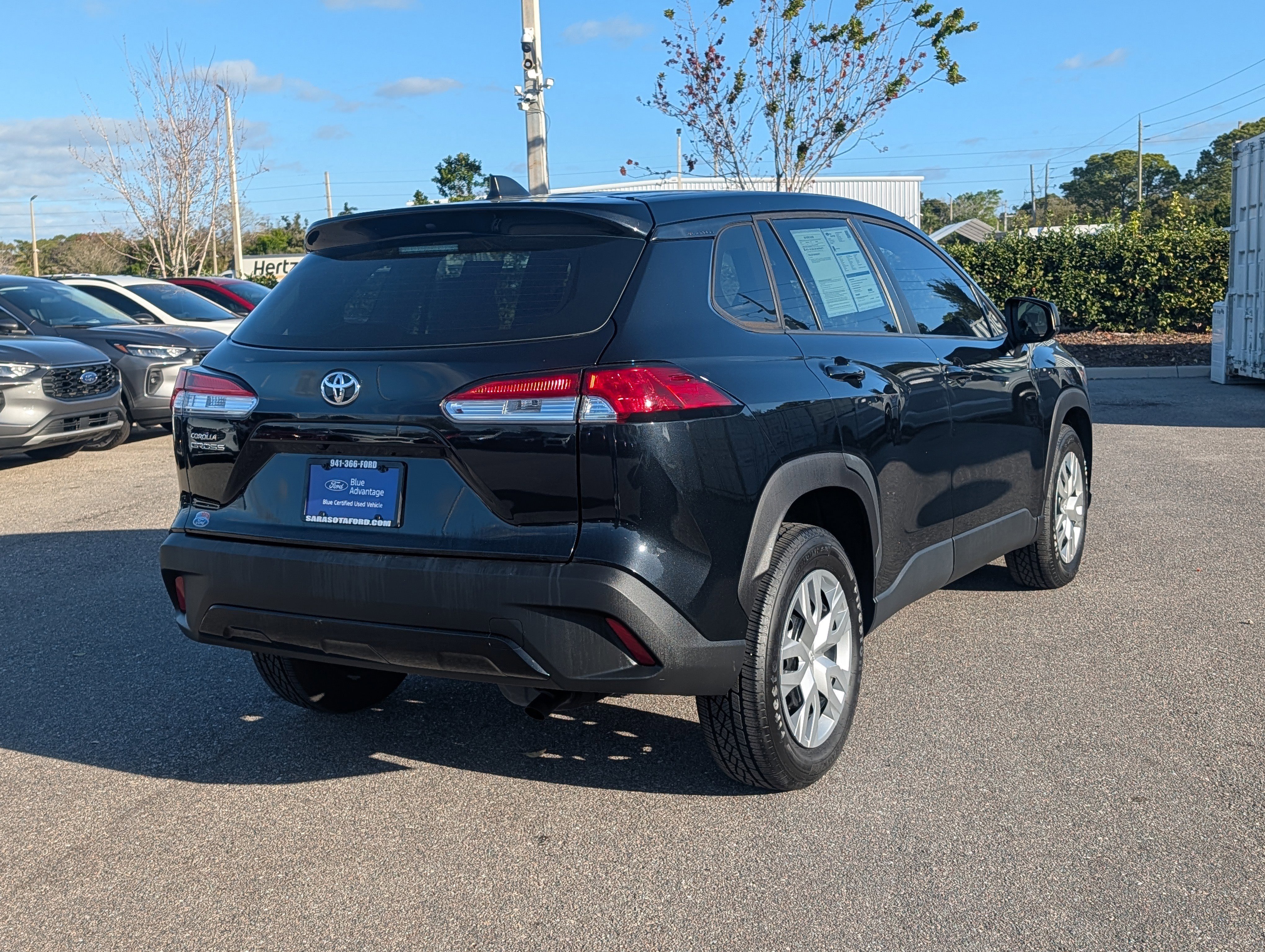 Used 2022 Toyota Corolla Cross L image 5