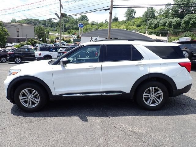 Certified 2023 Ford Explorer XLT w/ Equipment Group 202A AWD/4WD image 2
