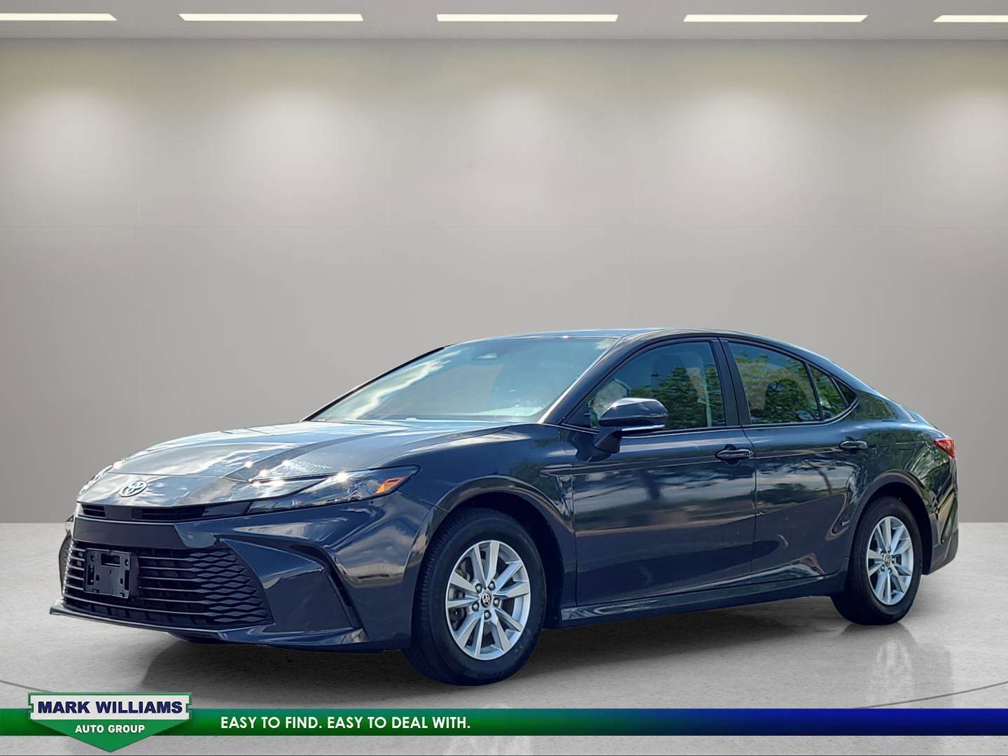 Used 2025 Toyota Camry SE FWD image 8