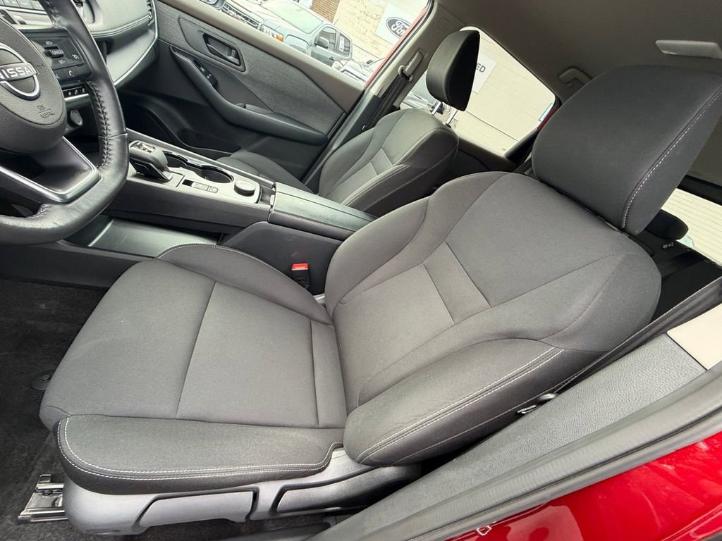 Used 2023 Nissan Rogue S image 16