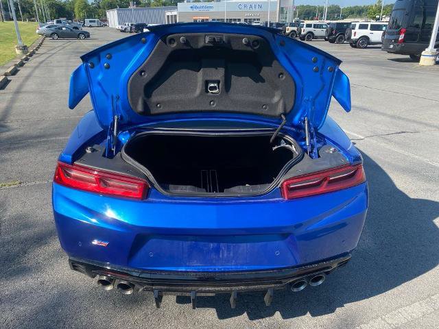 Used 2018 Chevrolet Camaro SS RWD image 9
