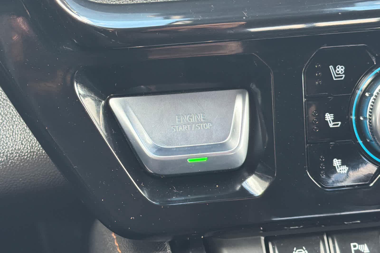 Used 2025 GMC Sierra 1500 AT4 w/ Technology Package AWD/4WD image 21