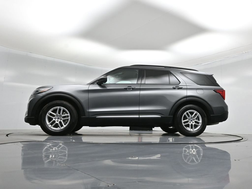 Certified 2025 Ford Explorer Active image 21