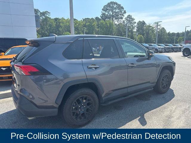 Used 2022 Toyota RAV4 LE FWD image 9