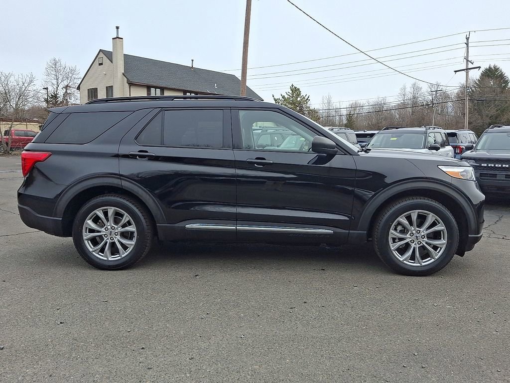 Certified 2021 Ford Explorer XLT w/ Equipment Group 202A image 6