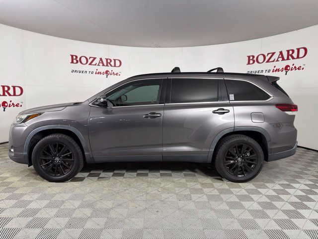 Used 2019 Toyota Highlander SE FWD image 7