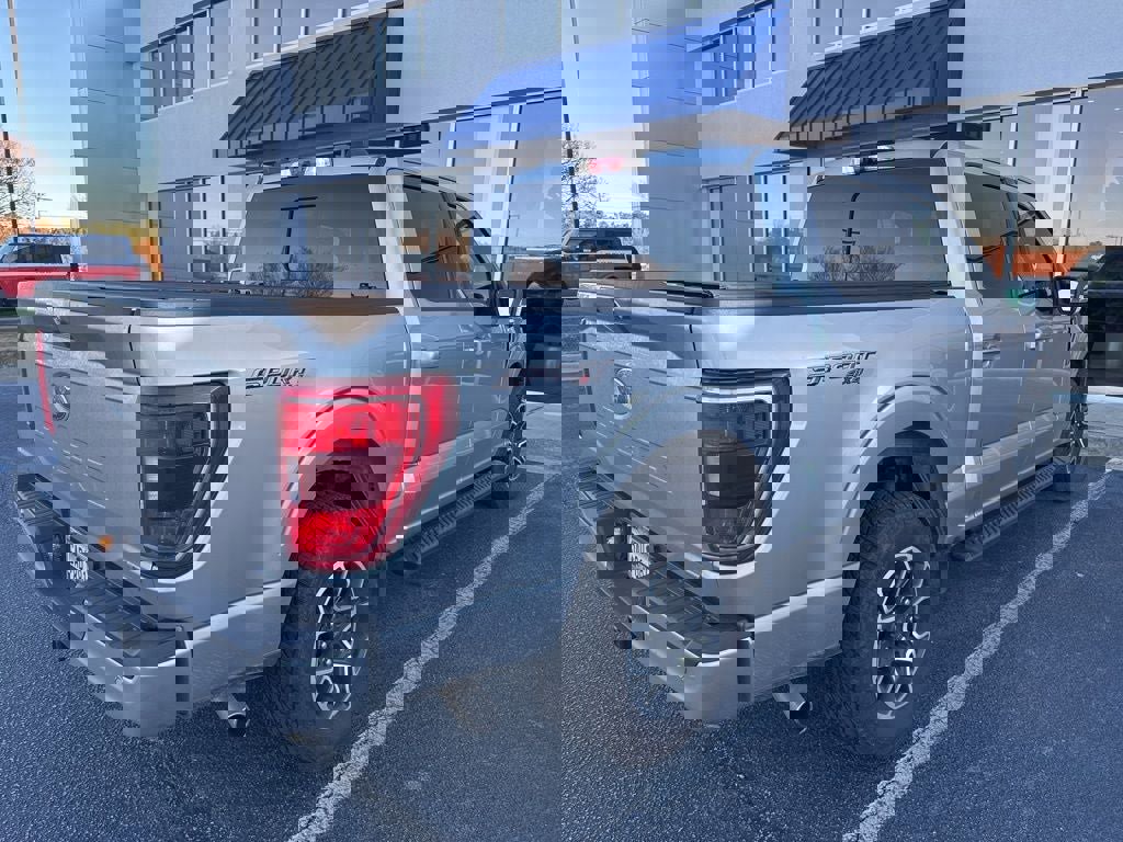 Certified 2022 Ford F150 XLT w/ Equipment Group 302A High image 8