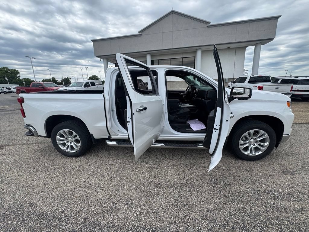 Used 2023 Chevrolet Silverado 1500 LTZ w/ Technology Package AWD/4WD image 8