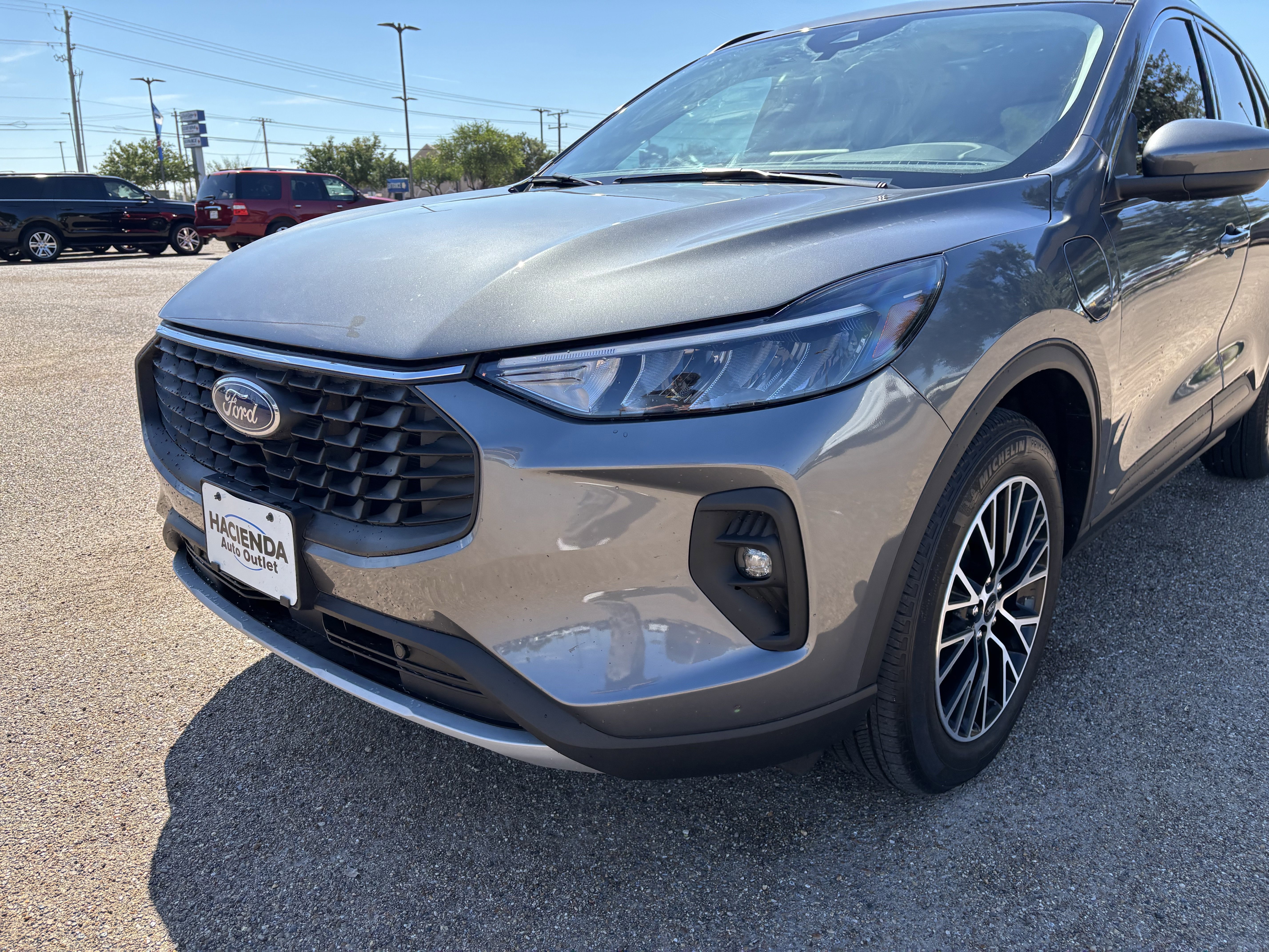 Certified 2023 Ford Escape SE image 2