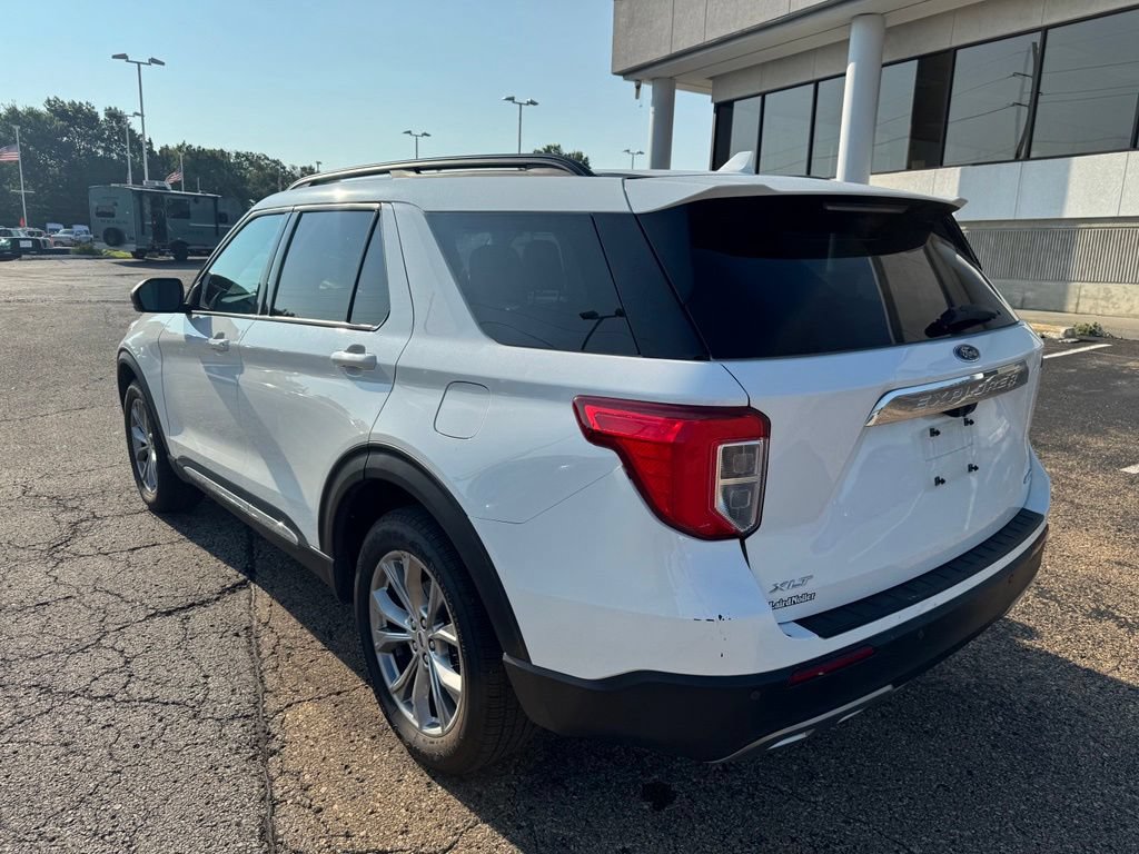 Certified 2022 Ford Explorer XLT w/ Equipment Group 202A AWD/4WD image 5