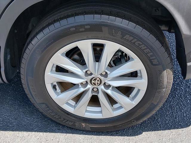 Used 2023 Toyota Corolla Cross LE FWD image 17