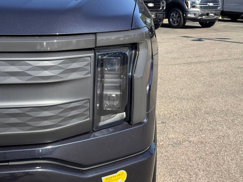 Certified 2022 Ford F150 Lightning Lariat w/ Tow Technology Package AWD/4WD image 8