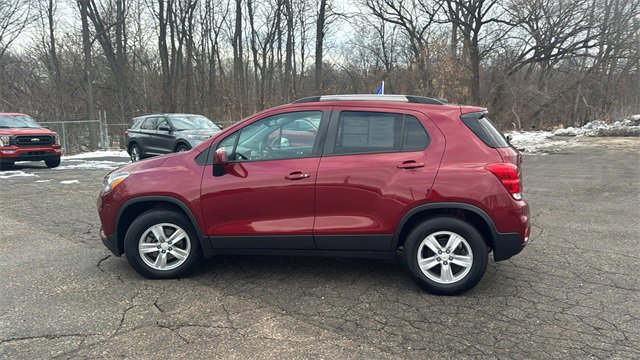 Used 2021 Chevrolet Trax LT w/ Driver Confidence Package image 2